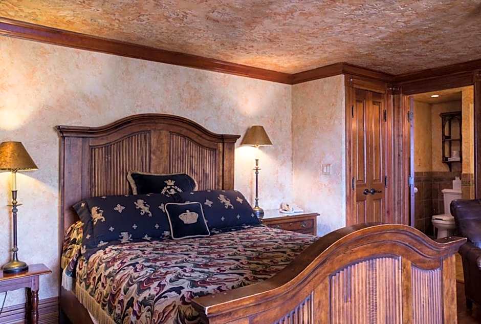 Landoll's Mohican Castle