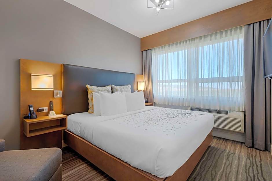 Best Western Plus Sawridge Suites