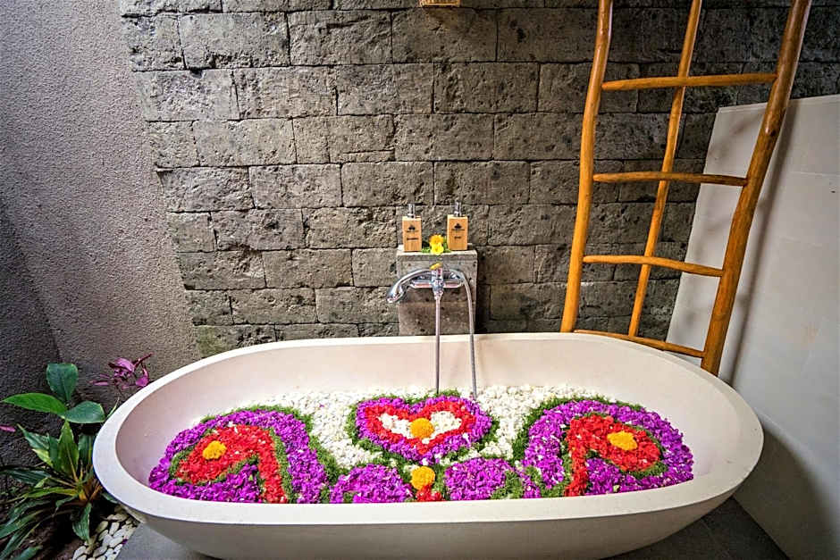 Three Gold Luxury Private Villas