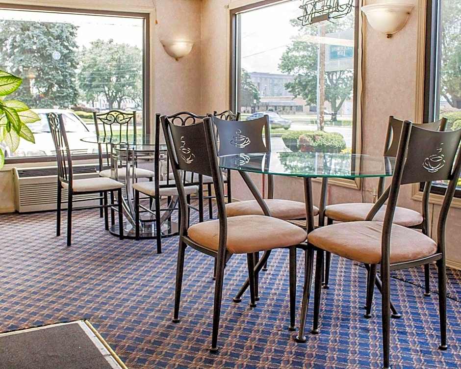 Rodeway Inn Findlay University Area