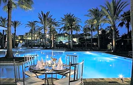 The Suites At San Roque Club