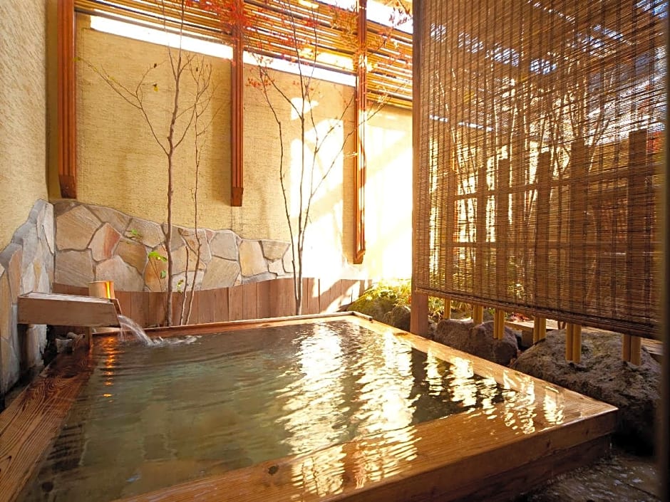 Yufuin Kutsurogi No Yado Nanakawa