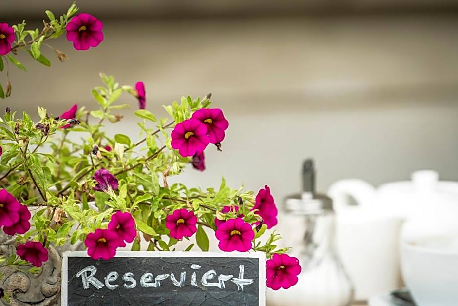 Schloss Kaarz mit Park