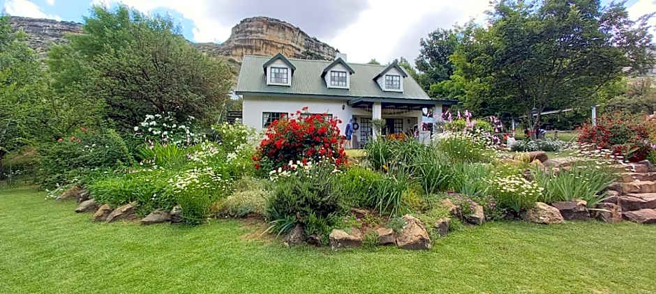 Photo 1 of 32 of Hillside Cottage