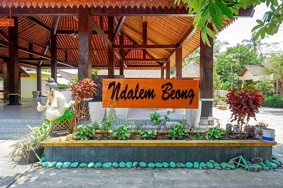 Roemah Beong Syariah at Desa Wisata Kembanglimus Mitra RedDoorz