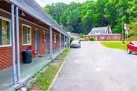 Travelers Inn by OYO Beaver, Hwy 19