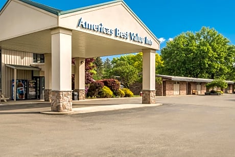 Americas Best Value Inn-Painted Post