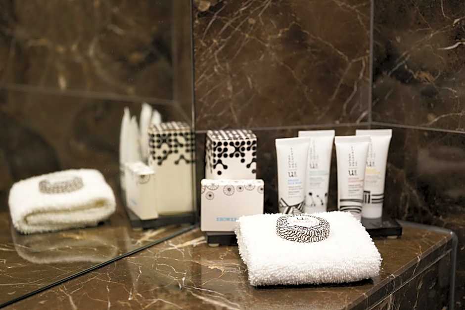 Jephson Hotel & Apartments