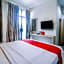 RedDoorz Plus near Sultan Hasanuddin Airport