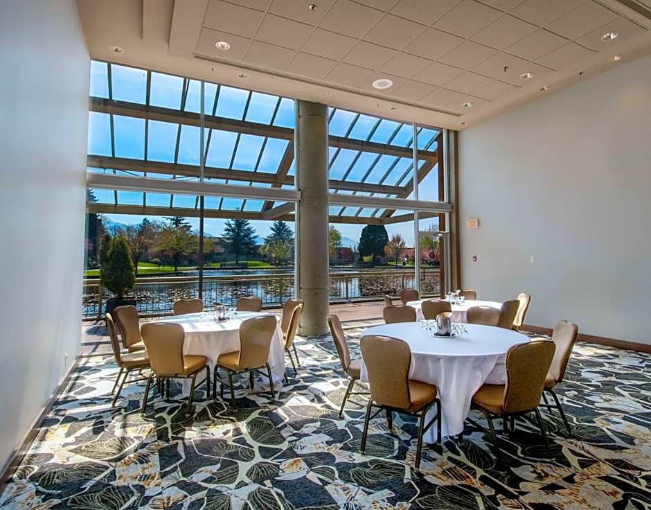 Coast Chilliwack Hotel