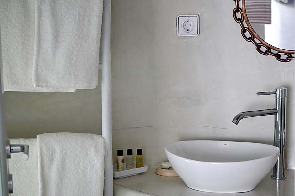 Golden Stone Santorini Suites