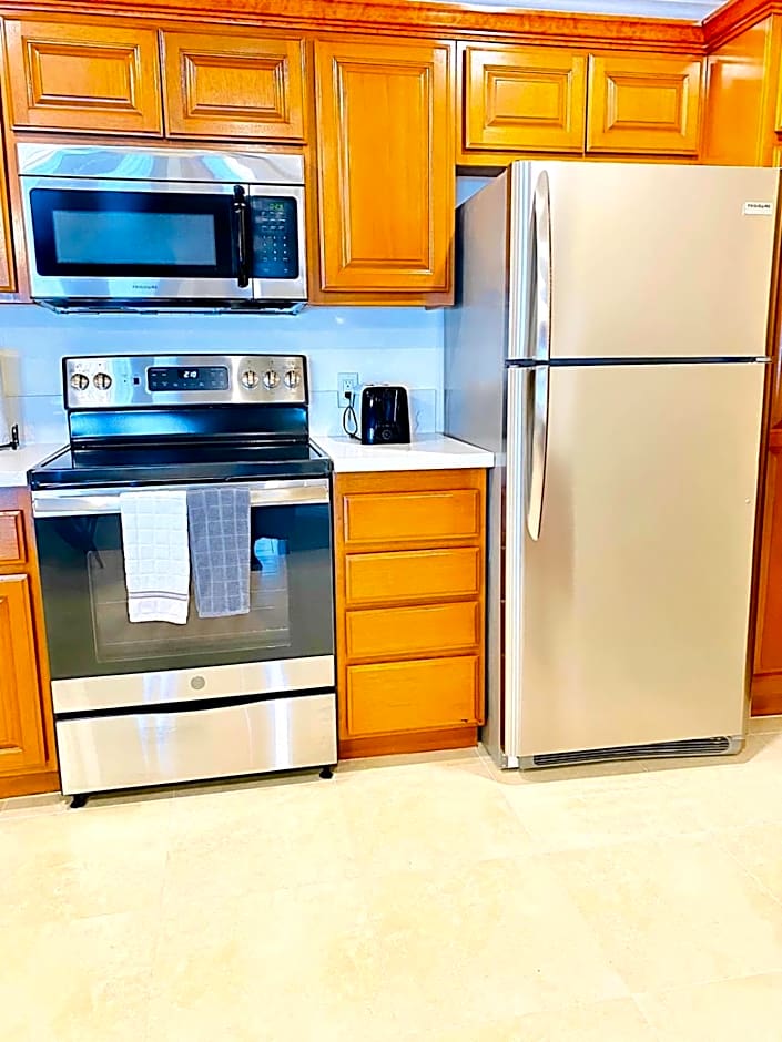 Hamilton Cove-Boho Chic Villa w/Golf Cart...No pets.