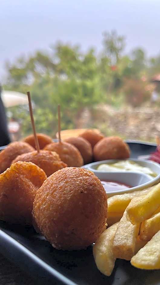 Bhanjyang Village Lodge