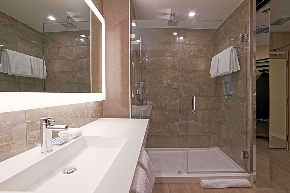 AC Hotel by Marriott Fort Lauderdale Airport