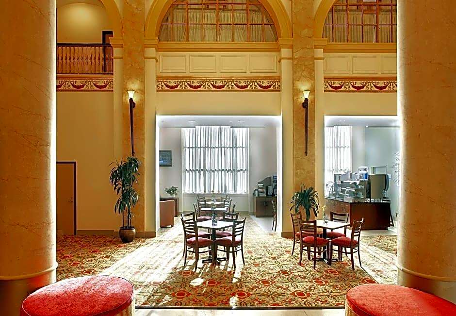 Holiday Inn Express Baltimore Downtown – Baltimore, MD