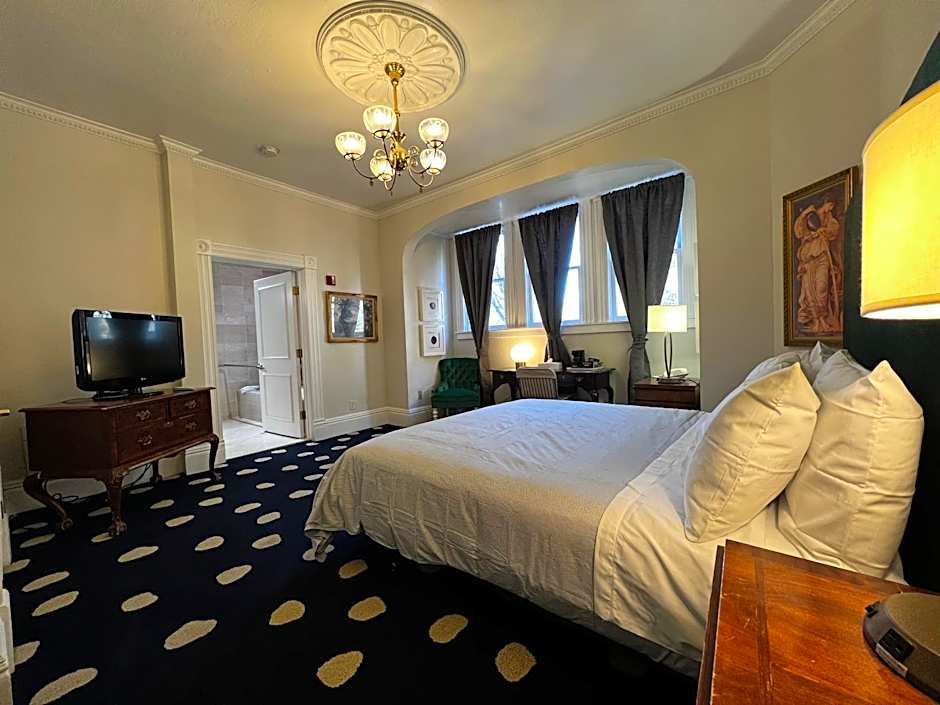 Sterling Hotel