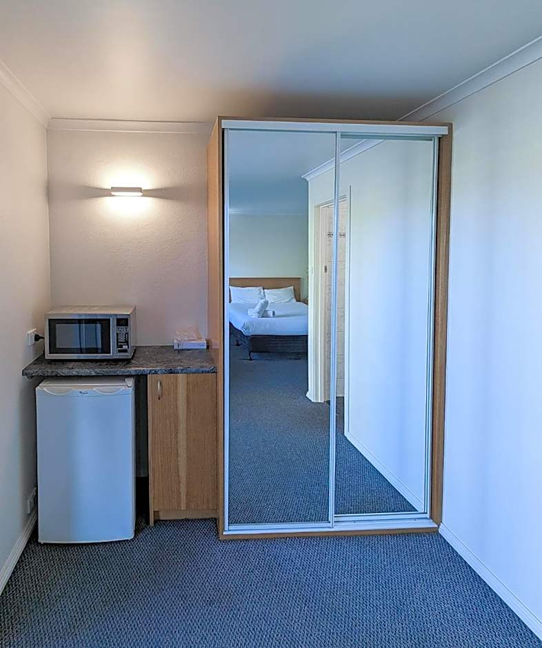 Arkana Motor Inn & Terrace Apartments