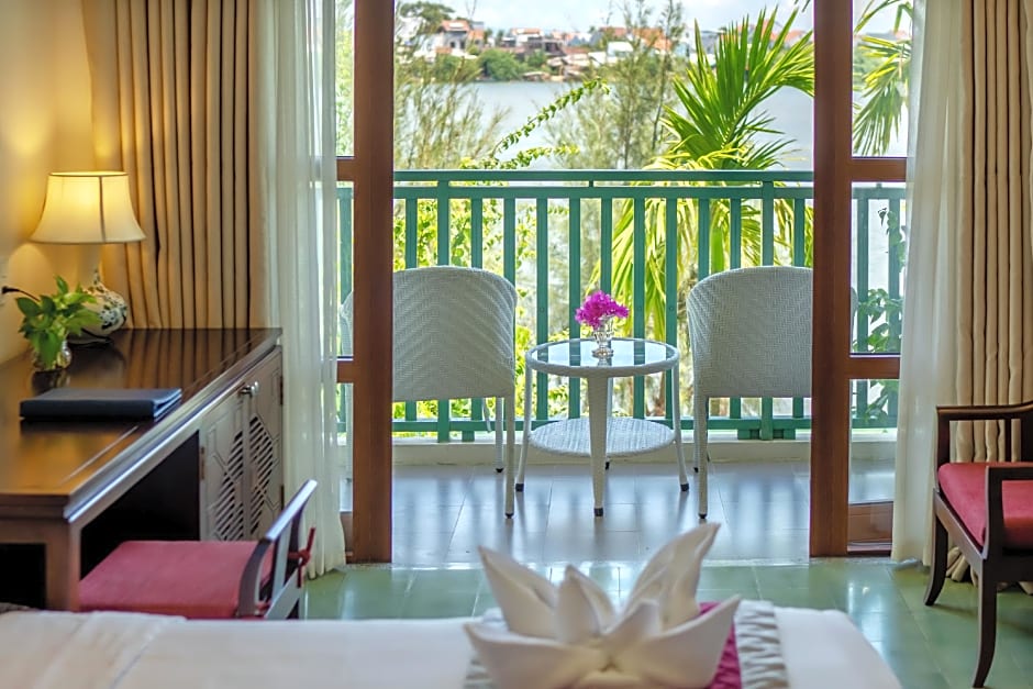 Lantana Riverside Hoi An Hotel