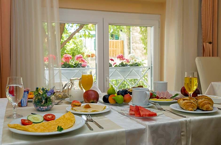 Royal Suites