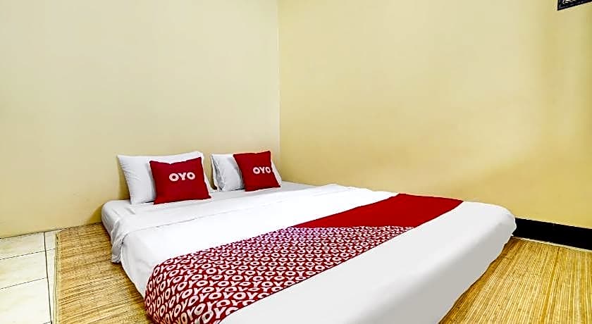 Vaccinated Staff - OYO II3676 Wisma Al-fahmi Syariah