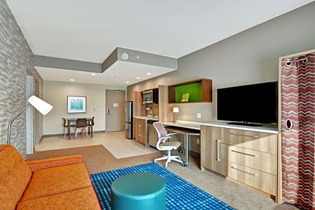 One-Bedroom King Suite - Non-Smoking