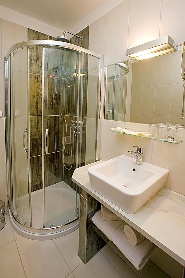 Hotel & Apartments U Černého orla