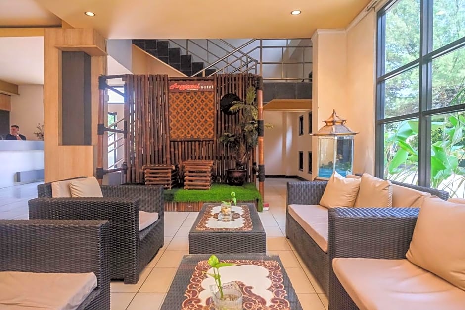 Urbanview Hotel Anggraeni Jatibarang