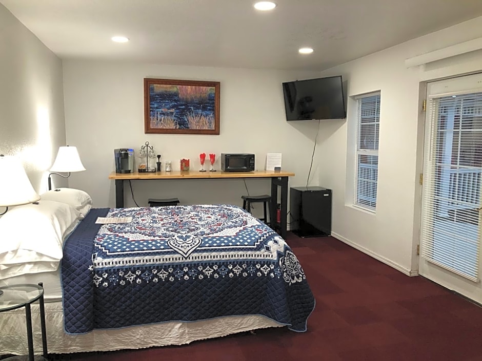 Rebekah's Airbnb Romantic Lodging
