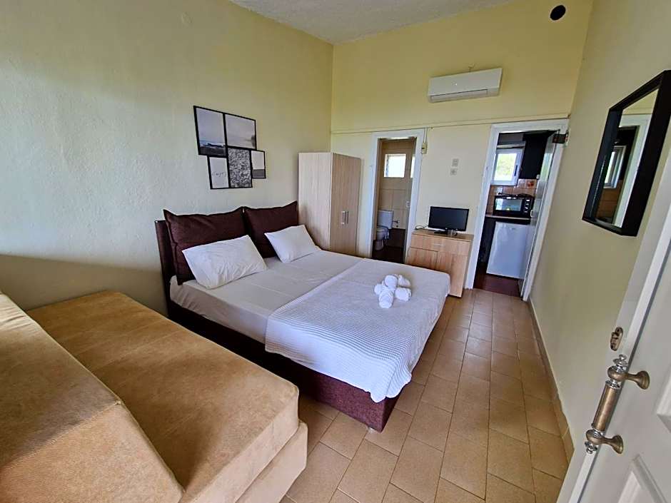 On the wave studios Spitakia sto kyma