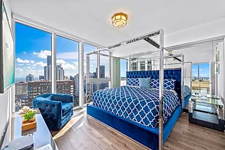 Two-Bedroom Apartment with Balcony and Sea View
