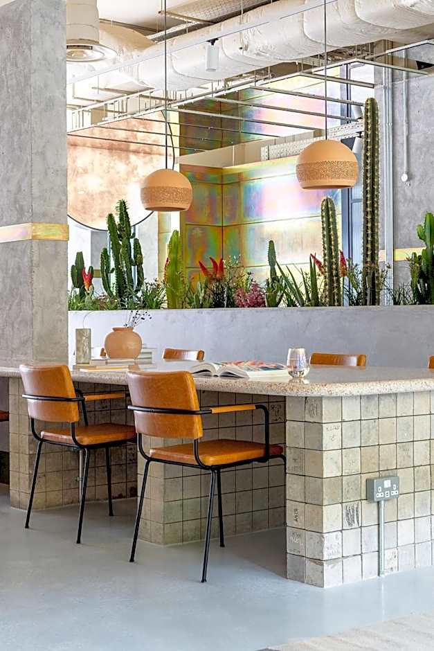 Bermonds Locke, Tower Bridge