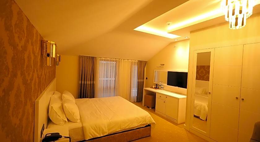 GREEN ROOF BOUTIQUE HOTEL