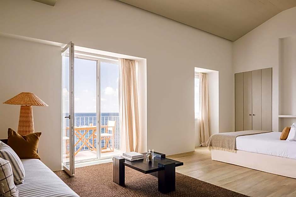 White Exclusive Suites & Villas