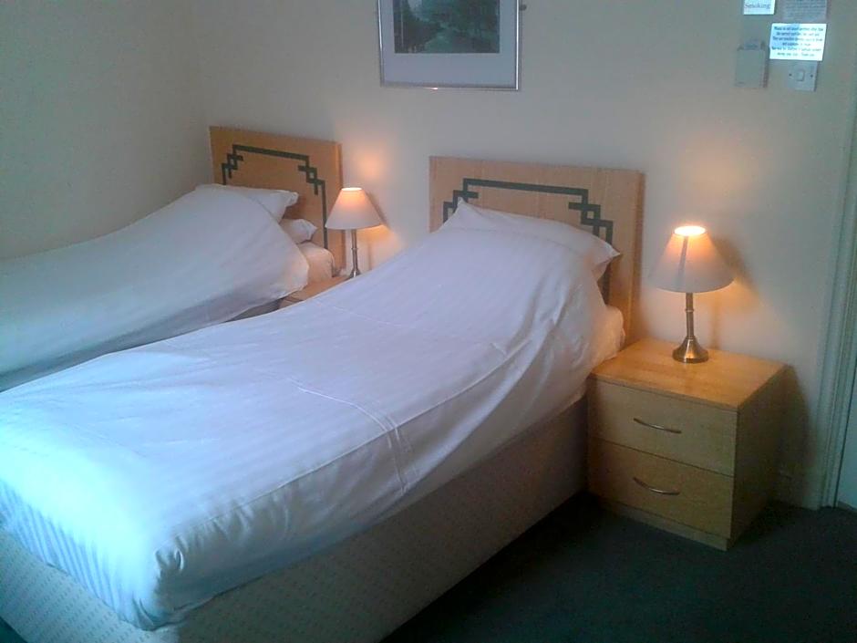 Hanover Hotel & McCartney's Bar