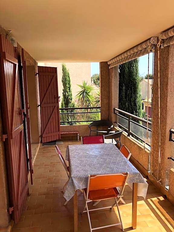 Appartement 60m2 - 2 Chambres à une minute des plages, parking privé