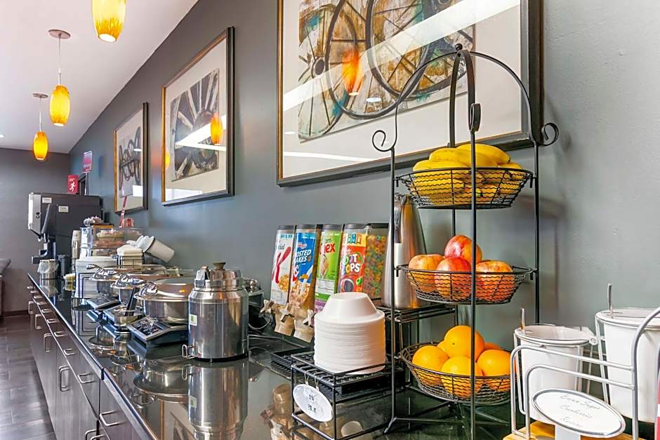 Best Western Plus Olathe Hotel & Suites