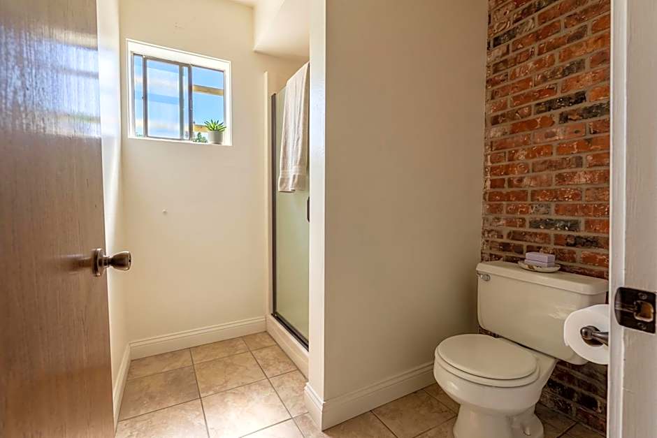 Travelers Inn by OYO Longview Kelso