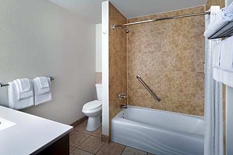 SUITE-2 QUEEN BEDS,NSMK,FAMILY SUITE,3RD BED KING,MICROFRIG,FULL BREAKFAST