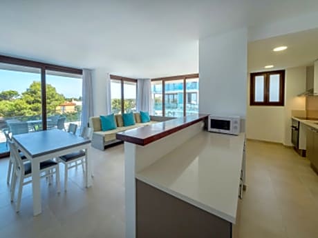 PENTHOUSE ONE BEDROOM