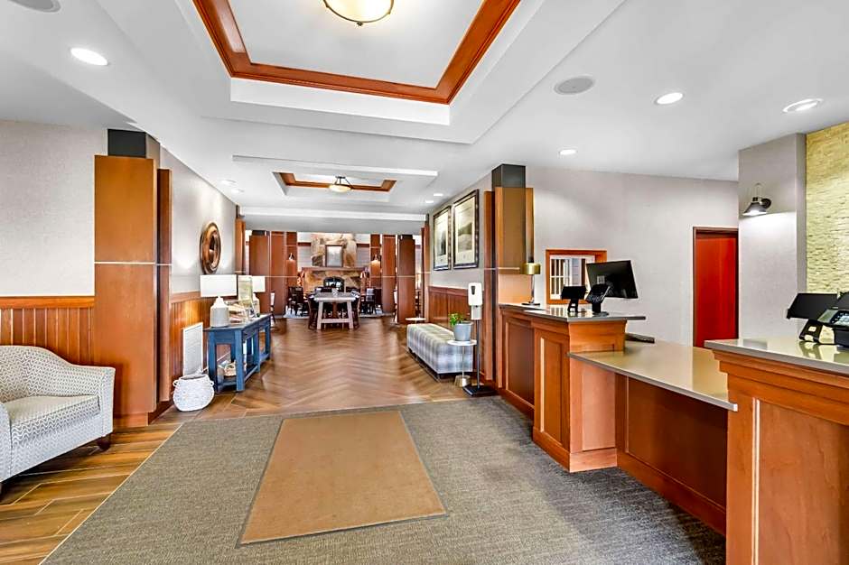 Comfort Inn & Suites Mountain Iron and Virginia