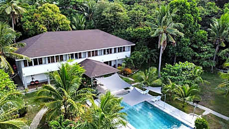 Sunset Cove Beach and Dive Resort