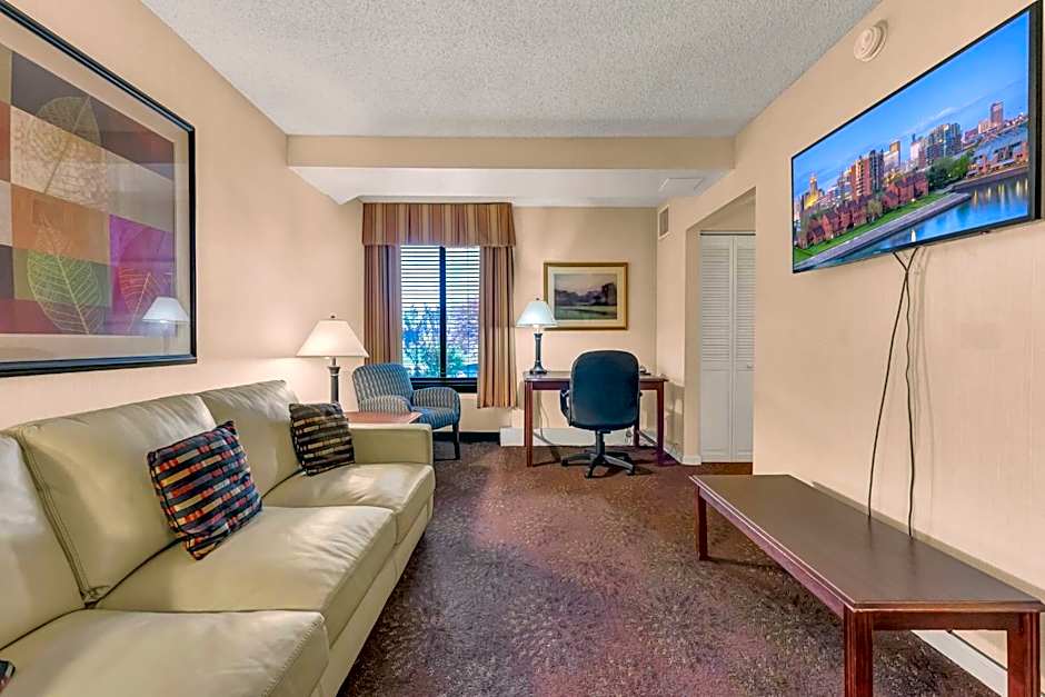 Buffalo Airport Hotel