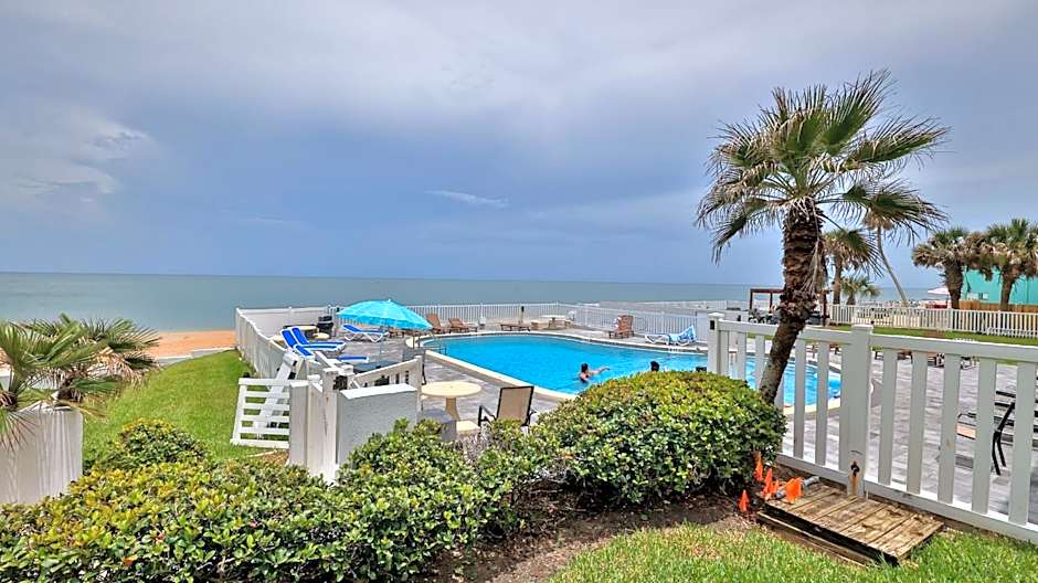 Driftwood Beach Motel