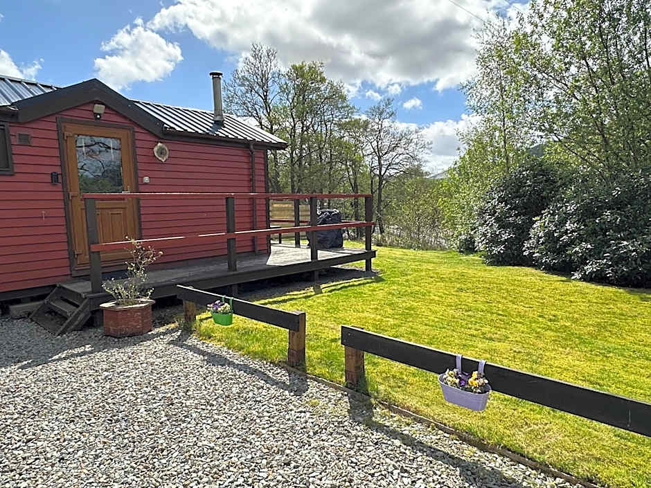 Rashfield Sheilings - Riverside Lodges by Pucks Glen Dunoon Argyll