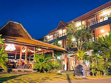 Omah Sinten Heritage Hotel
