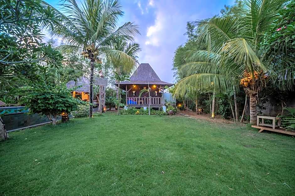 Flower Bud Bungalow Balangan