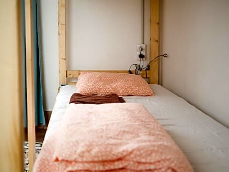 Bed in 4- Bed Mixed Dormitory Room