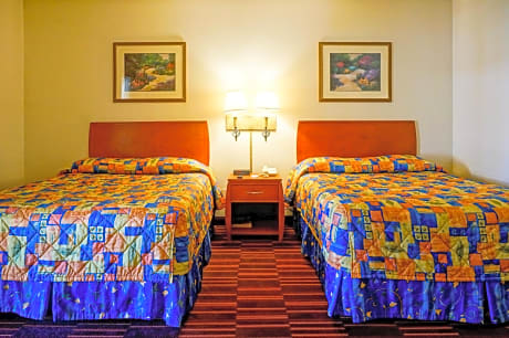 Queen Room with Two Queen Beds - Smoking