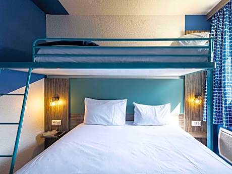 Double Pop Room with Single Bed