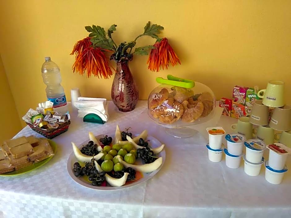 La Casa Gialla – Trabia, CA